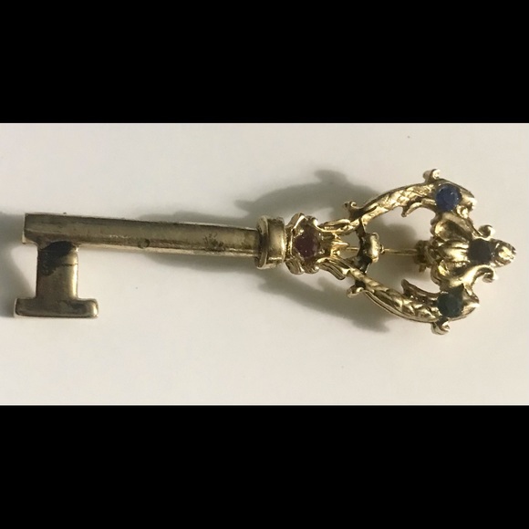 Vintage Gold Tone Ornate Skeleton Key Bar Pin